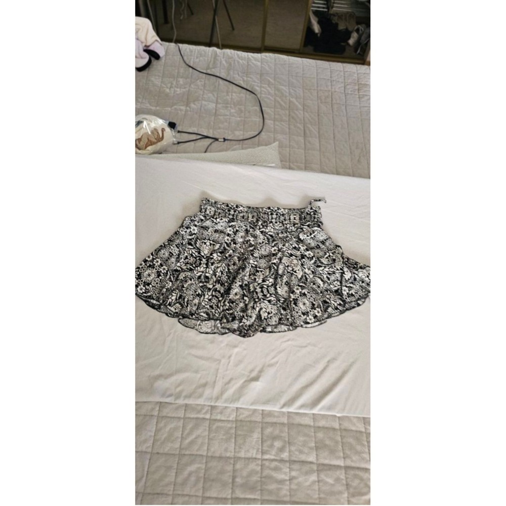 ZARA womens Black White Floral flowey Mini Skort.